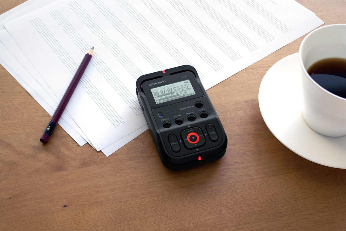 Roland R-07 Ultra Portable Wireless Recorder